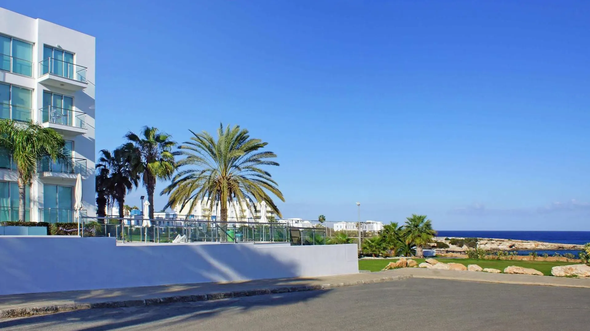 Casa de Férias Sharon - Coralli Beachfront Apartment Protaras Chipre