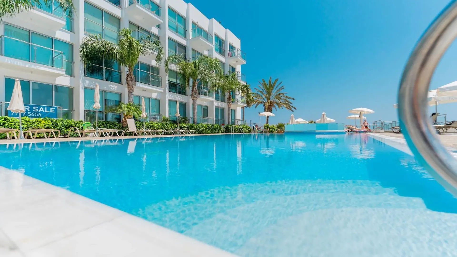 Sharon - Coralli Beachfront Apartment Protaras Chipre